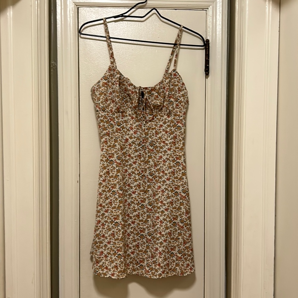 NWT Zaful Beige Cream w/ Floral Print Zip Mini Sun Dress Keyhole Front Sz Medium